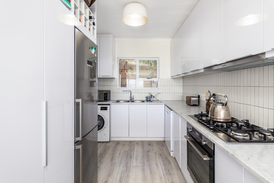 To Let 2 Bedroom Property for Rent in Vredehoek Western Cape